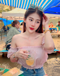 นิก้า ติ้กตอก