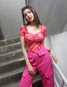 พลอย วรางคนางค์ รูป