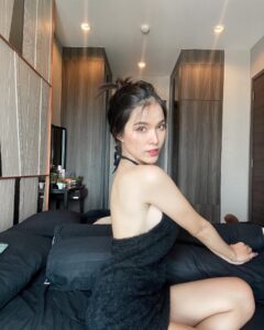 เดียร์ ปรัชญา ประวัติ