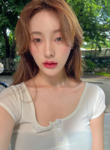 พิม กรกนก ประวัติ