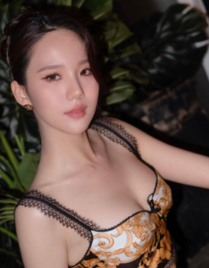 เจนิส เจณิสตา 34 เจนิส ประวัติ