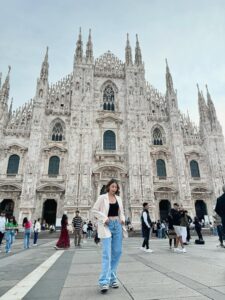 สาวพีช เท่