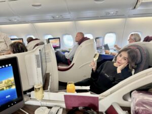 สาวพีชแฟนอาร์ต แม่ค้าหมูกรอบ